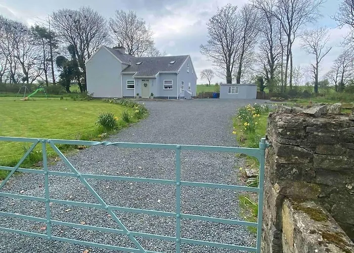 Cosy Farmhouse In The Heart Of Roscommon