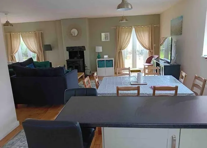 Feriehus Cosy Farmhouse In The Heart Of Roscommon